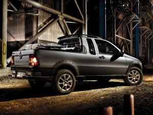 Fiat Strada Trekking Long Cab 2012 года